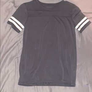 Basic sporty tee by SO